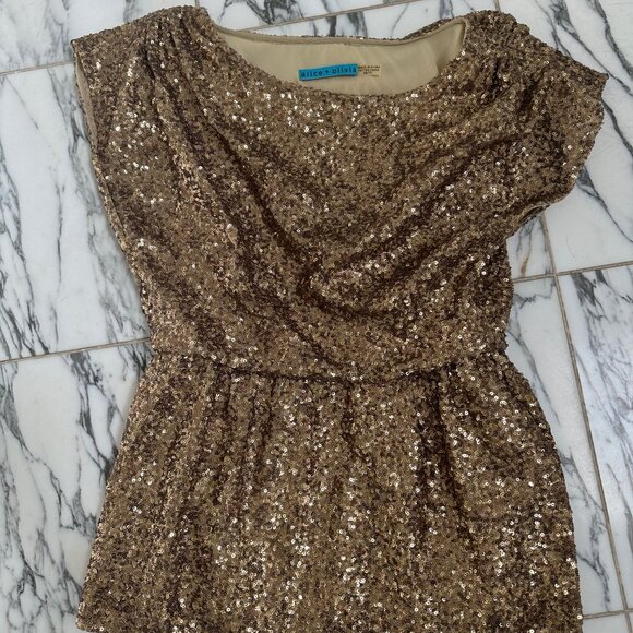 Alice + Olivia Barret Gold Sequin Short Sleeve Cinched Party Top - Picture 1 of 3